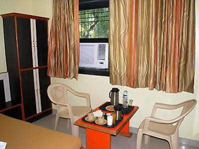 Sai Ganesh Hotel Ширди Екстериор снимка