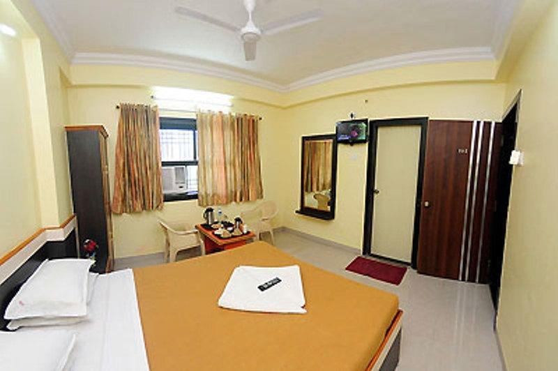 Sai Ganesh Hotel Ширди Стая снимка