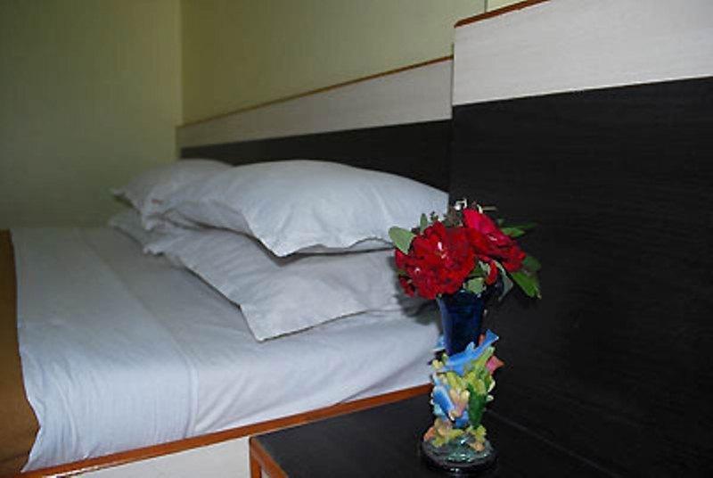 Sai Ganesh Hotel Ширди Стая снимка