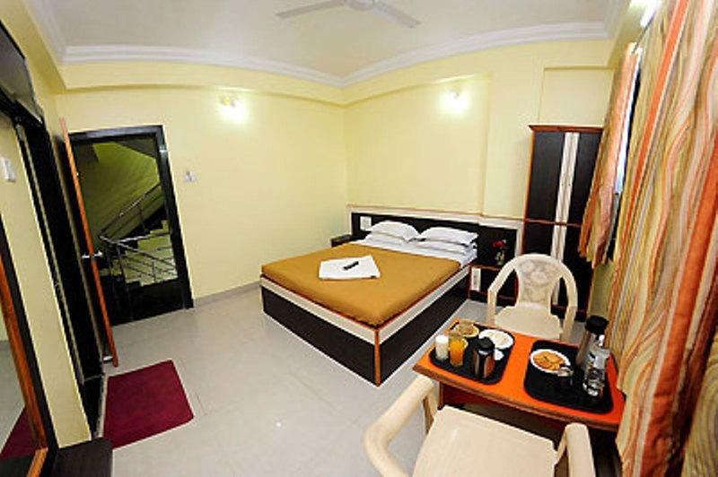 Sai Ganesh Hotel Ширди Стая снимка